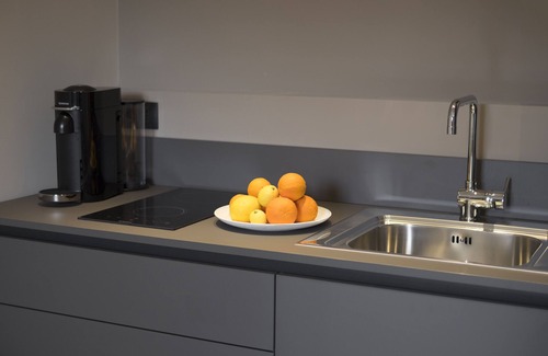 Picanello-Ognina-Barriera-Canalicchio Apartment | Elegante Appartamento in Un'oasi Verde a Catania