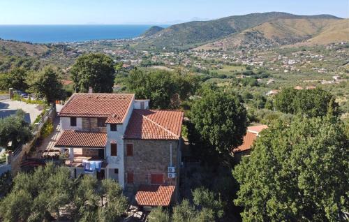 Perdifumo Villa | Elegante villa panoramica con giardino e idromassaggio a 10 minuti dal mare