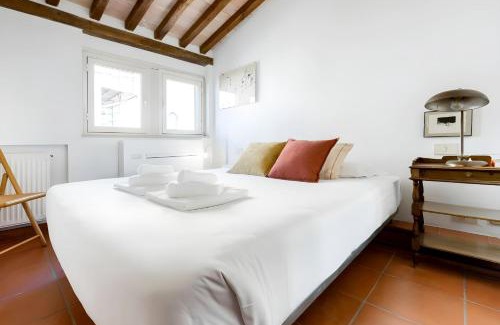 Repubblica Apartment | Elegantis Monti Penthouse With Private Terrace and Colosseum View