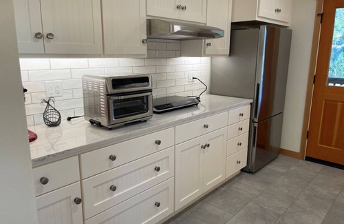 Eugene Apartment | Elegantly appointed guest apartment on beautiful farm estate in west Eugene.