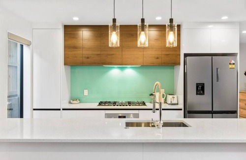 Mount Roskill House | Element Edge Townhouse with Parking and Air-Con