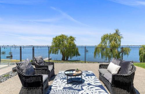 Yarrawonga House | Elements on the Waters Edge, Yarrawonga