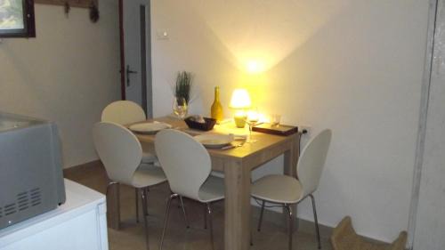 Cove Osibova (Milna) Apartment | Elena Apartments