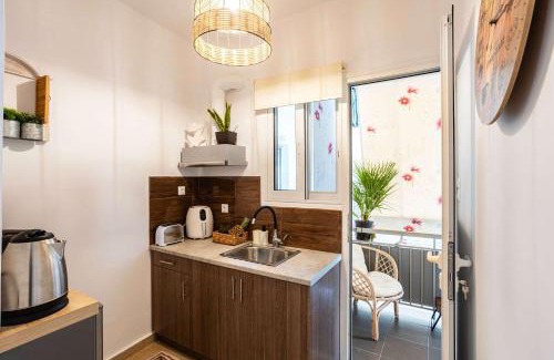 Kalamata Hotel | Elena's Cozy & Central Nest