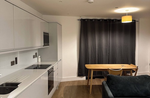 Birmingham Apartment | "Elevate Your Stay: Stunning 2-Bedroom Apartment with Breathtaking City Views!