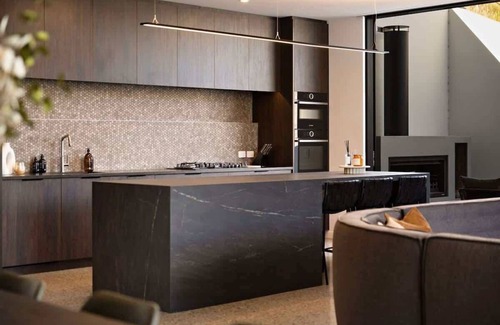 Frankton House | Elevated Elegance Sum