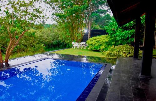 Bandaragama Villa | Elite Black Villa
