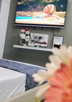 Downtown Apartment | Elite Pod at Knightsbridge Residences Makati