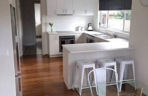 Cowes House | Eliza's Place - Charming seaside cottage