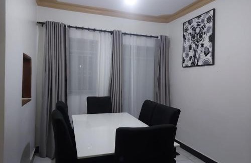 Kampala House | Elizabeth BB Homestay unlimited internet ,Netflix