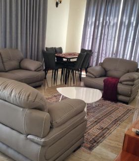 Moshi House | Ellyz Home Stay