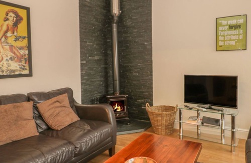 Carlton-in-Cleveland Cottage | ELMWOOD COTTAGE, family friendly, with open fire in Great Ayton