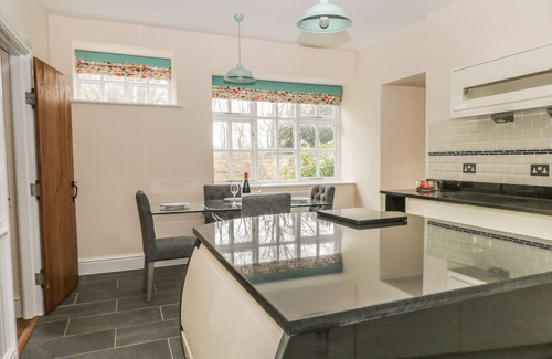 Lancaster Cottage | Elsa