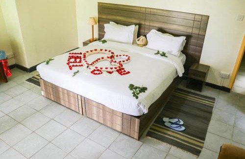 Naivasha Hotel | Elsamere Lodge Naivasha