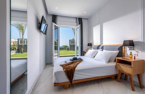 Anissaras House | Elysian Suites, Comfortable accommodation in a complex of 8 luxury apartments.