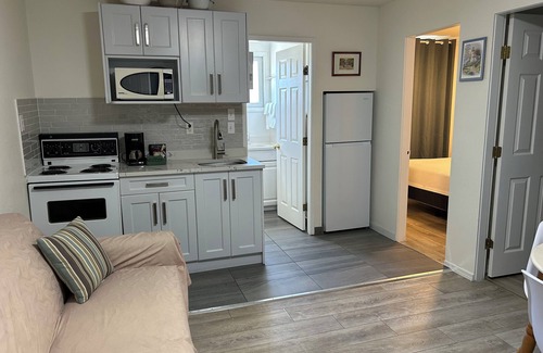 Okanagan-Similkameen Hotel | Empire Motel