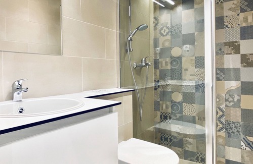 Split House | En-suite Iris on Rokova Street