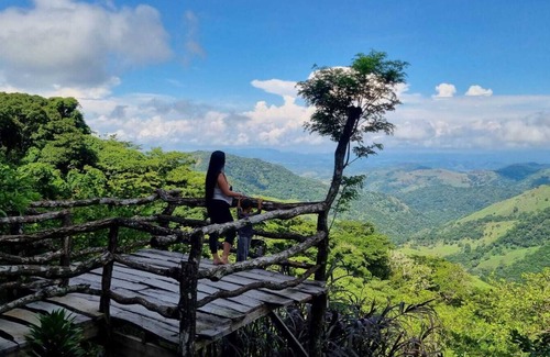 Monteverde House | Encantadora villa con vista al atardecer y al valle.