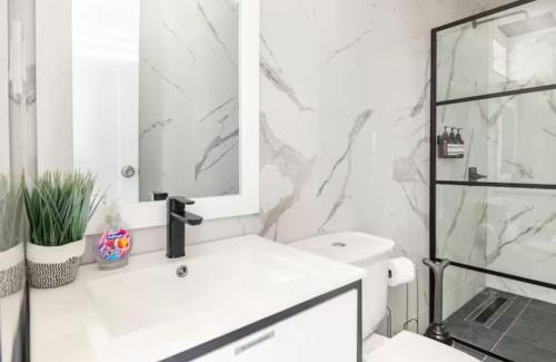 Isabela House | Encanto house with king bed