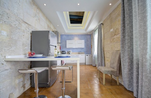 Madliena House | Enchanting Stone Villa with Pool and Jacuzzi