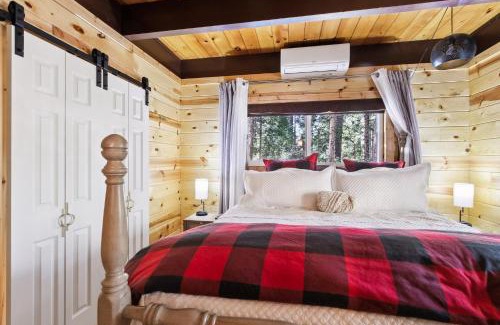 Arnold House | Enchanting Swiss Chalet-Style Cabin