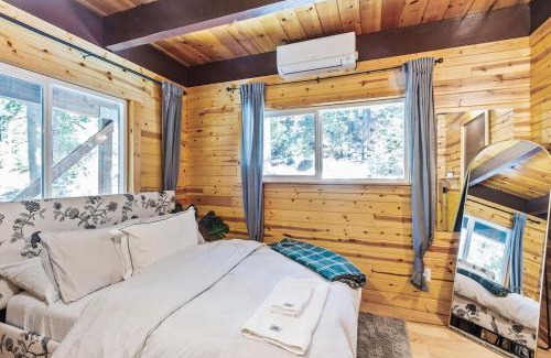 Arnold House | Enchanting Swiss Chalet-Style Cabin