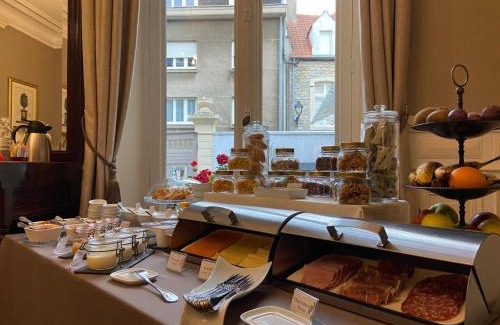 Ville Haute Bed & Breakfast | Enclos de l'Evêché