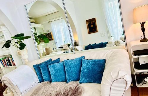 Nice City Centre Apartment | Endless Stunning Mediterranean Sea Views Promenade Des Anglais