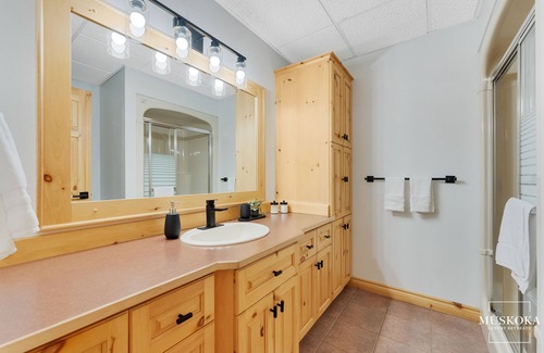 Baysville House | Enjoy a beautiful outdoor experience on the 3 acre, waterfront property