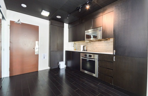 CityPlace Apartment | Enjoy a beautiful condo located at the heart of Downtown Toronto