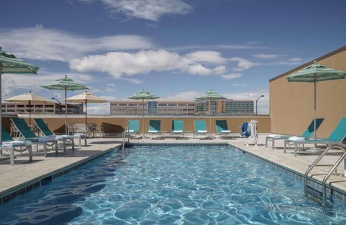 Jewell Heights - Hoffman Heights House | Enjoy a Comfortable Stay at our Aurora, Colorado Room !