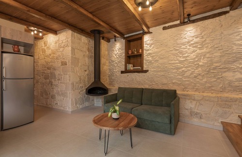Bouvet Island Villa | Enjoy a glass of wine in the pool!