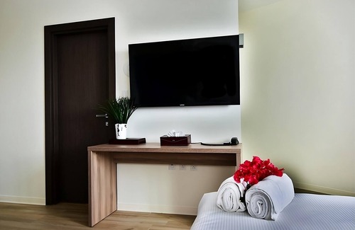 Maho Hotel | Enjoy a Hassle-Free and Suiting Stay! Near Cupecoy Beach, Free Onsite Parking