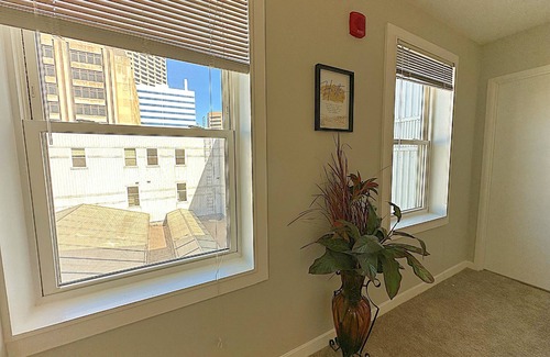 Mile Square Condo | Enjoy ALL STAR WEEKEND 🏀 at our 2 BED 2 BATH 2 STORY LUXURY PENTHOUSE 😎.n