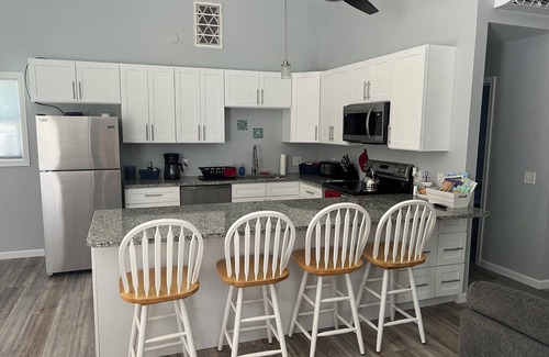 West Beach Cottage | Enjoy fishing, the beach, or nights around the firepit. Minutes to boat ramp.