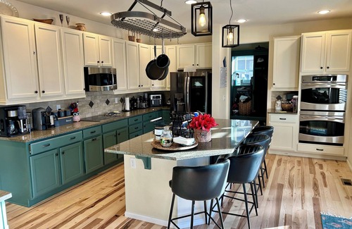 Vista Ridge House | Enjoy Golf With a Mountain View, equidistant from Denver to Boulder