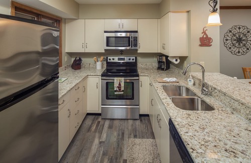 The Galena Territory Condo | Enjoy the SUN & Beautiful Lake Galena Views - Walk 2 Spa, restaurants & Golf!