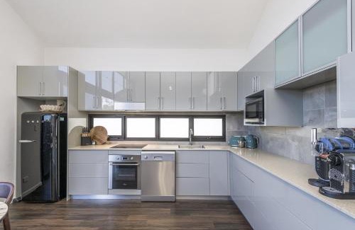 Leederville Apartment | Entertainment Hub Location, Cinema, Games, Wifi