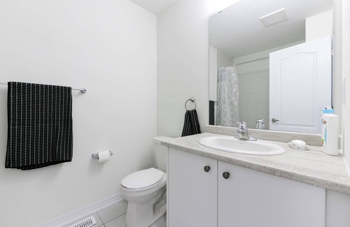 Meadowvale Village House | Entire 4BR 3BA Home in Mississauga, Sleeps12