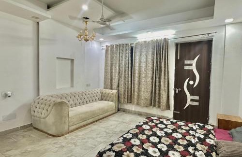 Gurugram Villa | entire 9 BHK villa for marriages and parties