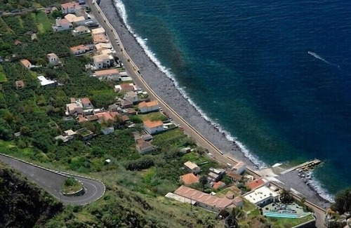 Paul do Mar Villa | Entire BEACH VILLA on BEACH! Sunniest Warmest Village!