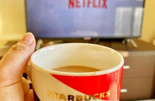 Muntinlupa Apartment | Entire Condominium City view