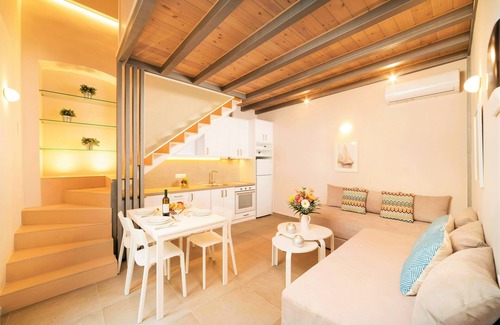 Old Town Rethymnon House | Entire Historical Neoclassic Building in the ❤️ of Town-24/7 Concierge Services