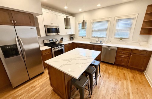 Ranch Triangle House | Entire Home in Lincoln Park - Amazing Game Room - Perfect Location