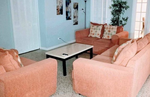 Westward Villas Subdivision House | Entire Home - Perfect Getaway-Close to Beach and Everything for a great Vacation