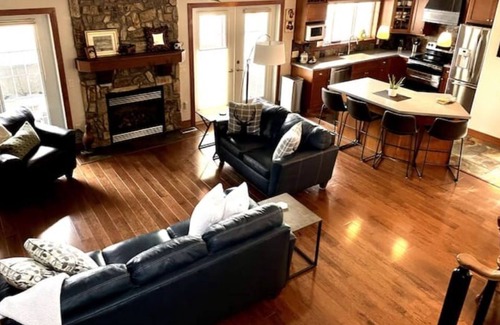 Central Okanagan House | Entire house WATERFRONT, private beach/dock/views