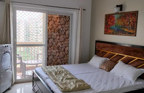 Greater Noida Apartment | Entire Luxurious 3 bedrooms (Apt A-1105) in Greater Noida