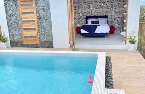 Willemstad House | Entire Resort with Pool, open Air Shower & Bath