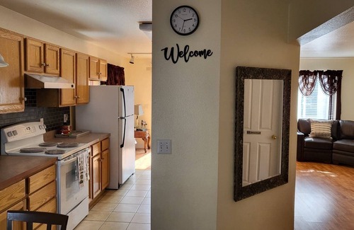 Bayshore - Klatt House | Entire Townhouse - Centrally Located
