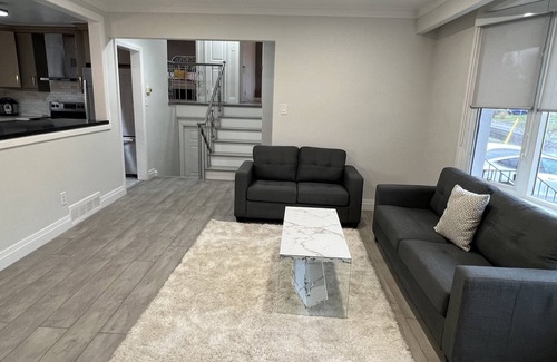 Newtonbrook House | Entire Upper Suite. Newtonbrook Updated Suite.